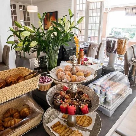 Hotel Logis Les Sables D'or - Institut De Beaute 2*