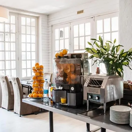 Logis Les Sables D'or - Institut De Beaute Hotel Stella-Plage