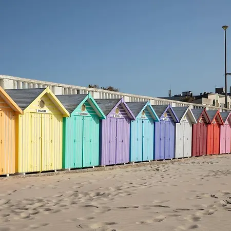 Logis Les Sables D'or - Institut De Beaute מלון