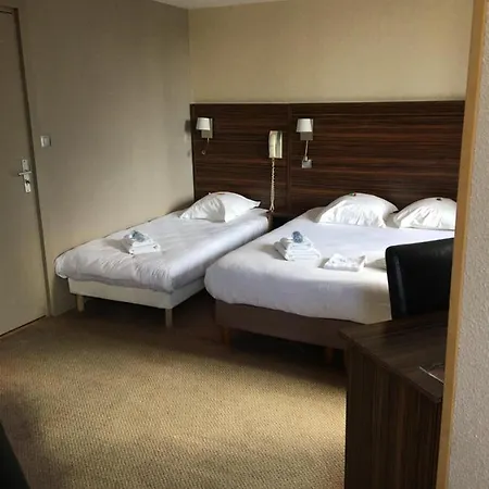 Logis Les Sables D'or - Institut De Beaute מלון