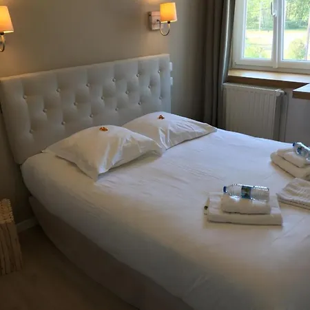 Logis Les Sables D'or - Institut De Beaute מלון