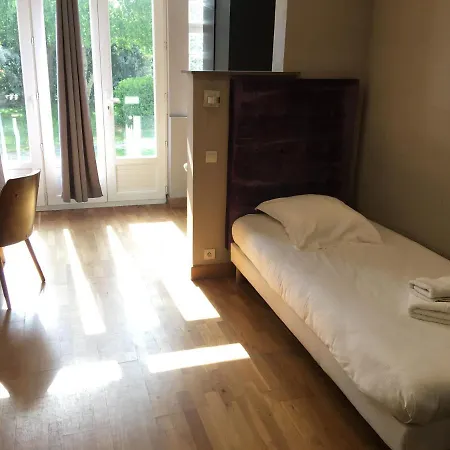 Hotel Logis Les Sables D'or - Institut De Beaute 2*