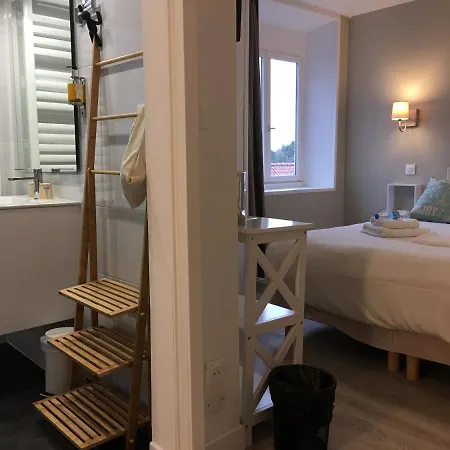 Logis Les Sables D'or - Institut De Beaute מלון 2*