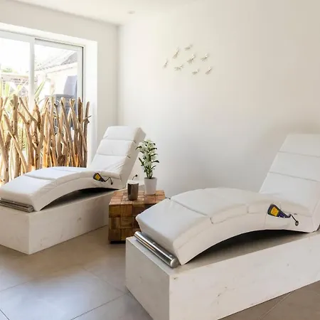 Logis Les Sables D'or - Institut De Beaute Hotel