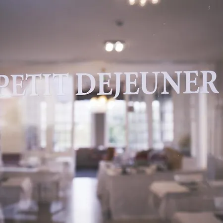 Logis Les Sables D'or - Institut De Beaute 2* Stella-Plage